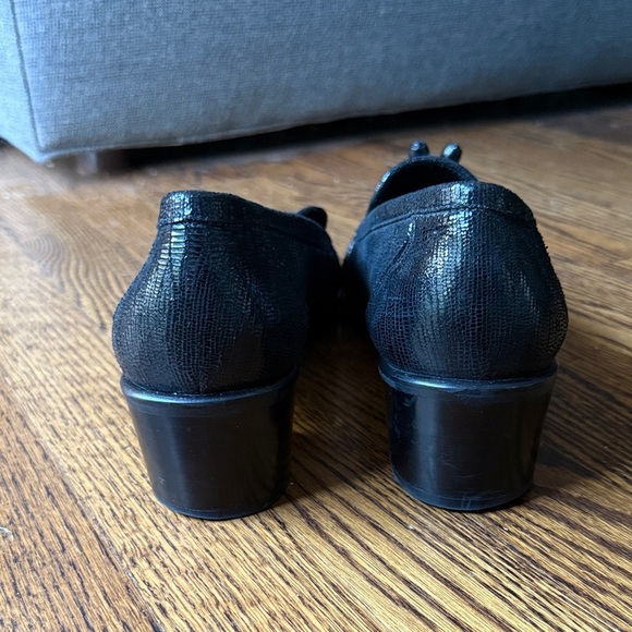 Stuart Weitzman Women’s 12 Black Leather Textured Heeled Loafer - Picture 5 of 8